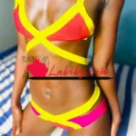 Bonne skinny au doux vagin