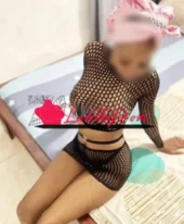 Skinny propre avec cul mouillé