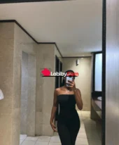 Ashley 👄 se déplace uniquement
