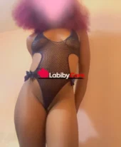 Ta copine mince et sensuelle 🥰❤️ avec un corps propre 🥵🥵