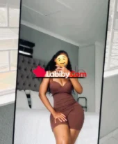 Petite minette Claire bien chaude et sexy 🥰