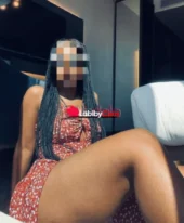 Ta poupée sensuelle au cul charnu a besoin de sensations fortes 😘