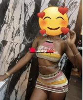 New skynni black aime être défoncé