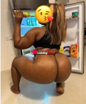 Mini apoutchou de 19 ans, j'aime la baise.
