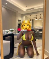 Je suis la vraie guitare avec la bonne bosse o teint chocolat